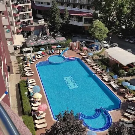 Admiral Plaza, & Апартамент