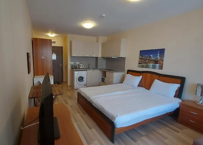 Admiral Plaza, & 阳光海滩