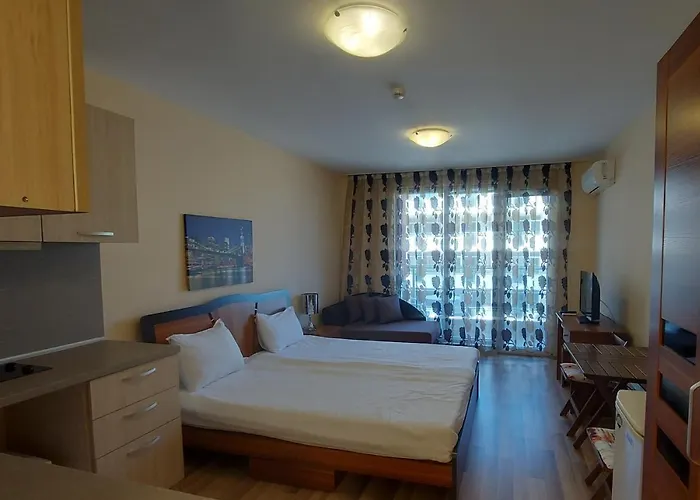 Admiral Plaza, & 公寓 阳光海滩