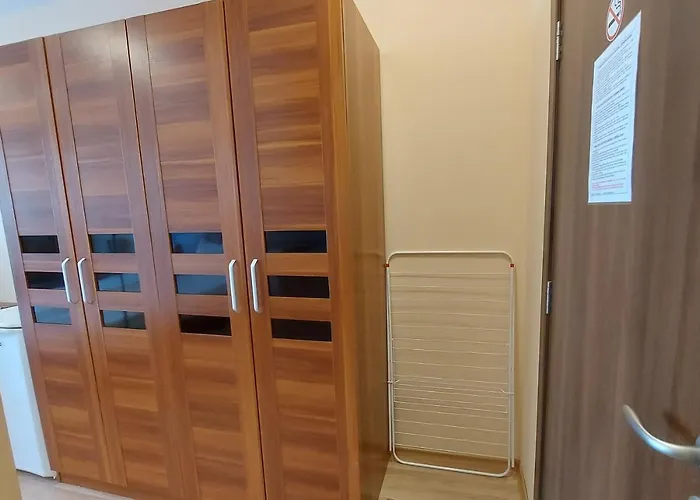 Admiral Plaza, & 公寓 *