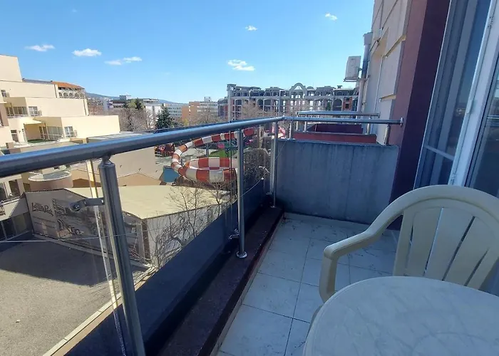 Admiral Plaza, & 阳光海滩