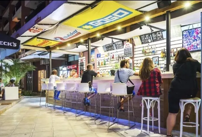 Admiral Plaza, & 公寓 阳光海滩