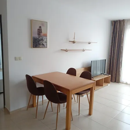 Admiral Plaza, & Apartman *