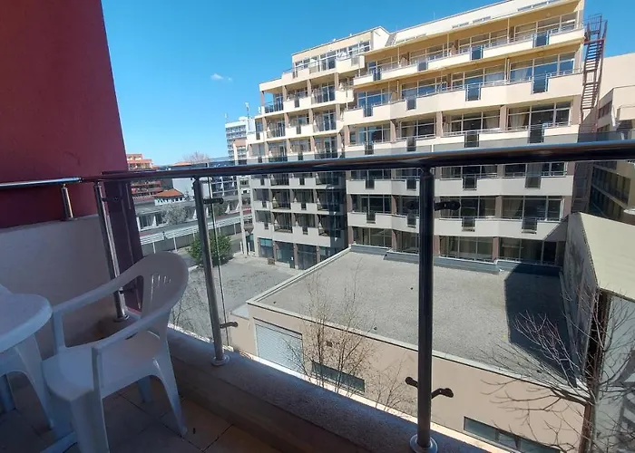 Admiral Plaza, & Napospart